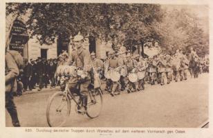 Warsaw bank with WWI marching German troops (EK)