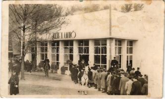 1941 Budapest XIV. Nemzetközi Vásár, Szovjetunió pavilonja, lovas rendőrök (fl)