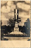 Budapest XVII. Rákosliget, Országzászló Nagymagyarország térképpel és &quot;Szebb jövőt&quot; virágágyással. Tóth foto, photo (fa)