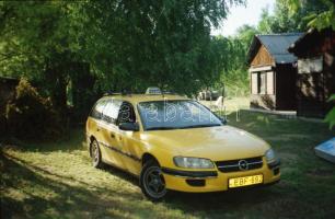 cca 1940 és 1999 között készült, negatív filmek nagy, vegyes tétele sokféle témáról (hagyományőrző n...