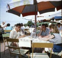 cca 1940 és 1999 között készült, negatív filmek nagy, vegyes tétele sokféle témáról (hagyományőrző n...