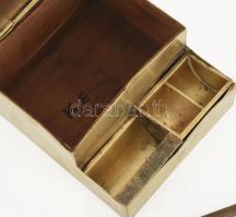 Régi dohánytartó ládika, cigaretta sodróval Réz, monogramos. XIX. sz. 12x16 cm benyomódásokkal