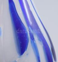 Kék-fehér üveg váza nagy méretű cseh, formába fújt,
anyagában színezett, hibátlan, 27 cm
