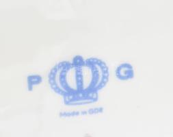 Német virágmintás bonbonier, négy lábon. Jelzett, hibátlan, 13x9x8 cm + Hollóházi bonbonier m: 12 cm