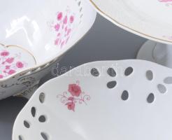 4 darabos Hollóházi lila virág mintás tálaló készlet. Kézzel festett, jelzett, hibátlanok sütemény k...