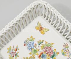 Herendi Viktória mintás tálca, fonatos peremrésszel. Jelzett, hibátlan,18x18 cm