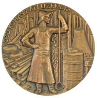 Kóbor Sándor DN "Ózd Kohászati Üzemek" egyoldalas, öntött bronz plakett (97mm) T:XF