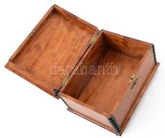 Régi fa díszdoboz, hiánnyal, 23x17x13,5 cm