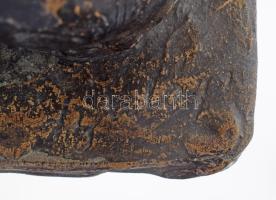 Balázs István (1908-1997): Munkás. cca 1960, jelzett, bronz márvány talapzaton, melyre nincs rögzítv...