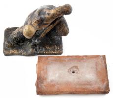 Balázs István (1908-1997): Munkás. cca 1960, jelzett, bronz márvány talapzaton, melyre nincs rögzítv...