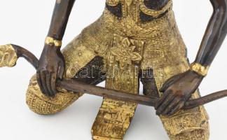 Thao Wessuwan. Részben patinázott bronz, Thaiföld, XX. sz., m: 32 cm