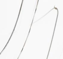 Ezüst(Ag) 3 db vékony kígyó nyaklánc, jelzett, h: 44-46 cm, nettó: 8,6 g