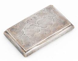 Ezüst(Ag) dobozka, jelzett, monogrammal, 7,5×5 cm, nettó: 61 g