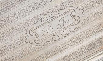 Ezüst(Ag) dobozka, jelzett, monogrammal, 7,5×5 cm, nettó: 61 g