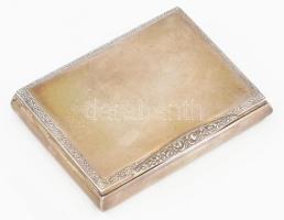 Ezüst(Ag) dobozka rózsás díszítéssel, jelzett, 8,5×6,5 cm, nettó: 118 g