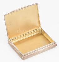 Ezüst(Ag) dobozka rózsás díszítéssel, jelzett, 8,5×6,5 cm, nettó: 118 g