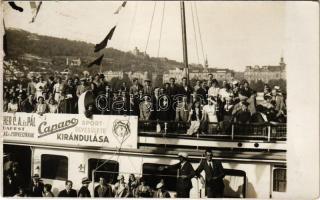 1935 Budapest, Vorsteher C. A. és Pál zsinór-, szalag- és csipkegyárak Capavo sportegyesülete kirándulása Visegrádra gőzhajóval. Diskay photo (kis szakadás / small tear)