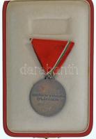 1959. "Tanácsköztársasági Emlékérem" ezüstözött bronz kitüntetés mellszalagon, dísztokban ...