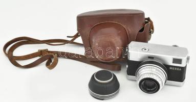 cca 1961-1964 Carl Zeiss Jena Werra 3 fényképezőgép, Tessar 50mm f/2.8 objektívvel, sérült sapkával, eredeti bőr tokjában / Vintage German camera, in original leather case