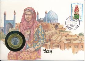 Irán 1972. 1R Cu-Ni "Mohammad Reza" réz "Republica Islamica Iran" gyűrűbe foglalva felbélyegzett borítékban, bélyegzéssel, német nyelvű tájékoztatóval T:UNC  Iran 1972. 1 Rial Cu-Ni "Mohammad Reza" in a "Republica Islamica Iran" brass ring in envelope with stamp, cancellation and a prospectus in german C:UNC