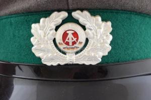 Német Demokratikus Köztársaság katonai tányérsapka