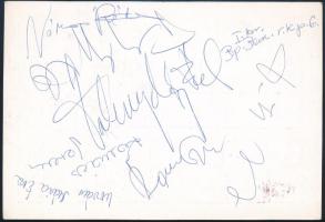 Tolcsvay-trió tagjainak aláírása egy őket ábrázoló nyomtatványon