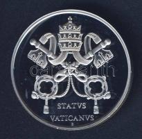 Vatikán 2005. "XVI. Benedek pápa" ezüstözött fém multicolor emlékérem (40mm) T:PP
Vatican ...