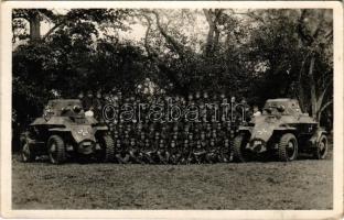 1940 Október 10. - magyar katonai csoportkép rohamcsapattal és tankokkal. photo (fl)