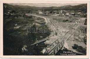 Petrilla, Petrila (Hunyad); Vedere generala / látkép, szénbánya, vasúti híd / general view, coal mine, railway bridge. Foto Joánovits (Petroseni) photo (ragasztónyom / glue mark)