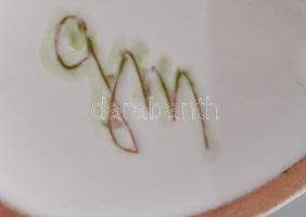 Gonda Margit: 3 darab kerámia váza. Egyik repedéssel, jelzett, m: 18-19 cm