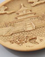 Kínai faragott bakelit dísz, d: 15 cm