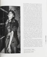 Analóg / Analogue. 21 magyar fotográfus a 20. századból. 21 Hungarian Photographers from the 20th ce...