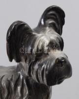 Cseh kutya figura. Jelzett, kis kopással, h: 12 cm