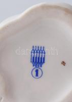 Zsolnay korsós lányka, kézzel festett, jelzett, hibátlan, m: 7,5 cm