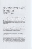Gyurcsány Ferenc: 
Útközben. [Politikai esszék.] (Dedikált.)
Budapest, (2005). Napvilág Kiadó (Sze...