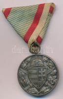 1929. "Magyar Háborús Emlékérem kardokkal, sisakkal" ezüstözött bronz kitüntetés eredeti m...