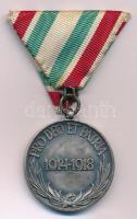 1929. &quot;Magyar Háborús Emlékérem&quot; ezüstözött bronz kitüntetés eredeti mellszalagon T:XF kis ph. Hungary 1929. &quot;Hungarian Commemorative War Medal&quot; silver plated bronze decoration with original ribbon C:XF small edge error NMK 419.