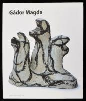 Szabó Júlia: Gádor Magda. Szerk.: Csák Ferenc. Bp., 2004, Körmendi Galéria. Gazdag képanyaggal, a művész munkáinak reprodukcióival illusztrált. Kiadói kartonált papírkötés.