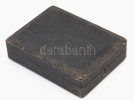 Antik ezüstözött szerelékes kefe és fésű, dobozában