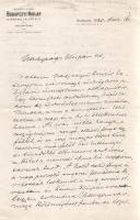Rákosi Jenő (1842-1929) író, újságíró, műfordító, színházigazgató, főrendiházi tag, konzervatív sajtóvezér saját kézzel írt, aláírt levele [Palkovics Lászlónak, Esztergom vármegye alispánjának] ,,Nagyságos Alispán úr" megszólítással a ,,Rákosi Jenő Budapesti Hirlap Ujságvállalata Rt." fejléces levélpapírján. Kelt: Budapest, 1920. dec. 16. Két, egyenként 235x150 mm-es levél, három sűrűn teleírt oldal. Rákosi Jenő (1842-1929) író, újságíró, drámaíró, műfordító, színházigazgató, az önmaga erejéből véleményvezérré váló késő dualizmus kori sikeres sajtóvállalkozók egyike. Az ifjúkorában szabadelvűnek számító hírlapíró és színházi vezető a századforduló környékére jelentős tekintélyt szerzett, a megszerzett pozíciók felett őrködve pedig értetlenül nézte a századfordulón fellépő új irodalmi nemzedék térfoglalási kísérleteit. Ady Endrének és körének, egyáltalán a modernista generációnak, a Huszadik Századnak, a baloldali, társadalommérnöki indulatú szellemi műhelyeknek éles nyelvű kritikusa volt. Publicistaként természetesen terheli felelősség háborúpárti sajtóálláspontjáért, azonban ez nem igazolhatja a sajtóvezér 1918-1919 alatti jelentősebb meghurcolását. Pályaívéből következően Rákosi Jenő tragédiaként élte meg az ország háború végi széthullását, 1919-től szorgosan dolgozott az általa biztosan eljövendőnek tartott revízió ügyén. Rákosi Jenő a világháborús tragédia ellenére megőrizte sajtóbefolyását, 1920-ban több évtizedes évfordulójának ünneplése alkalmából számos helyről kapott elismerést. Kéziratunkban meghatott szavakkal köszöni meg Esztergom vármegye őt illető jubiláris köszöntését, hírlapírói vénájából következően pedig megragadja az alkalmat, hogy a vármegyei intézményről írjon elismerő szavakat, mely egyedülállóan magyar intézményt szerinte a történelem viharai sem fogják kikezdeni, hiszen benne a legyőzhetetlen magyar géniusz munkál. Ezt követően a trianoni békediktátum meghaladásáról szól. Jellemző részlet: ,,Nagy meghatottsággal fogadtam a megtisztelő üdvözletet, mert én nép-kegyre [...] vagy hatalmasok vállveregetésére nem vágytam, és most se pályázom; de büszke vagyok arra, ha megszolgáltam figyelmét történelmi reprezentatív közintézményeinknek, amelyekben lakozik a nemzet lelke és szelleme, önbizalma, becsvágya és alkotó ereje. A vármegye, a magyar történeti géniusz geniális alkotása, oly tökéletes a maga eredetiségében, amelyet kincs gyanánt őrizne minden nemzet, s amelyet kikezdett bár az új idő, de gyökerét nem tudta elérni. Ha csakugyan elkövetkeznék az, hogy meghúzzák fölötte a halálharangot, íme, beállok jósnak, és megjövendölöm, hogy a vármegye, hacsak a magyar értelmiséget előbb ki nem irtják, túl fogja élni a vakmerő harangozókat, és túl azt, amit ezek kontárul helyébe találnak tenni. Ez a mai nemzedék olyan, mint az egykori ember, aki vesztesen jött haza, s otthon a hozzátartozóin és háza berendezésén folytatta a kocsmai verekedést, melyből hazavetődött. Mikor kijózanodott, akkor látta a pusztítást, amelyet önmagán végzett. Mi még ma se józanodtunk ki, de talán már útjára lépünk, és meg fogjuk ismerni, hogy csak idő kérdése, hogy visszavegyük, amit erőszak elvett tőlünk meggondolatlanul - ha alkotmányunkról, alkotmányos intézményeinkről, történeti fejlődésünk jogi és erkölcsi tartalmáról, jogunk folytonosságáról le nem mondunk. Köszöntöm Esztergom vármegye érdemes közönségét, a kitüntetést, melyben részesített, szívembe zártam. S köszönöm Alispán úrnak e kitüntetés közvetítésének kedves és fényes okmányát. Nagyságos uramnak kiváló tisztelettel híve és szolgája: Rákosi Jenő". Jó állapotú lap.