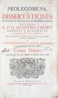 Calmet, Augustin Prolegomena, et Dissertationes in omnes, et singulos S. Scriptae libros. Authore Augustino Calmet. Opus Gallicé primum ad Authore, nunc vero Latinis Literis traditum, &amp; in duos Tomos distributum a Joanne Dominico Mansi, Lucensi. Tomus Primus-Secuncus. [Egybekötve.] [Augsburg] Augustae Vindelicorum, 1732. Sumptibus Haeredum Martini Happach &amp; Consort. [10] + 667 + [1] p.; [2] + 512 p. Folio. Első latin kiadás. Augustin Calmet (1672-1757) francia Benedek-rendi szerzetes, abbé, exegéta, teológus. A széleskörűen tájékozott Augustin Calmet Szentírás-kommentárai eltérnek a Biblia-magyarázat megszokott elveitől, nem próbálkozik allegorikus vagy morális magyarázattal, helyette a Szentírás valamennyi könyvében felmerülő filológiai kérdésekkel foglalkozik, olyan témákra is kitérve, hogy milyen jogrendszerrel vagy éppen katonasággal bírt az ókori zsidóság, az Újszövetség kapcsán pedig az apokrif evangéliumok természetén túl Krisztus leszármazási történetét is vázolja. Függelékben bibliai kronológia és uralkodói rend. A munka eredeti nyelven 1720-ban jelent meg, ,,Dissertations qui peuvent servir de prolégoménes á l&#039;Écriture Sainte&quot; címmel, első latin fordítását a luccai olasz teológus, Giovanni Domenico Mansi (1692-1769) készítette el. Példányunk különlegessége a kötet két oldalán látható, ceruzával készült, részletgazdag, több évszázados rajz, lapszéli marginália, melyet az egykori tulajdonos készíthetett üres perceiben, párhuzamosan a traktátus angol, holland, német és olasz fordításaival. A szerző bibliatudományi kommentárját a protestáns teológusok is becsben tartották. Kéthasábos szövegoldalakkal, fejezettagoló fametszetű könyvdíszekkel. Mindkét kötet címoldalán nagy méretű fametszetű könyvdísz, az első kötet címoldala kétszínnyomású, rajta régi tulajdonosi bejegyzés és gyűjteményi bélyegzés. Számos oldalon foxing, egyes oldalakon halvány foltosság a lapszéleken. Öt bordára fűzött, fatáblás, vaknyomásos, enyhén foltos korabeli disznóbőr kötésben, a címfelirat a gerincen barna címkén. Az első és hátsó kötéstáblát háromszoros, vaknyomásos léniakereteken belül virág- és indamotívumok díszítik, a kötéstábla közepén növényornamentika lebeg. A kötéstáblákon oldalt az egykori sárgaréz kapcsok maradványai, az első kötéstábla alsó sarkán apró hiány. Jó példány.