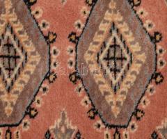 Pakisztáni kézzel csomózott szőnyeg, jó állapotban, cca 290x70 cm