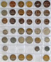 Vegyes, 370db-os magyar és külföldi érmetétel berakóban, közte 1943. 5P Al "Horthy Miklós szüle...