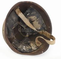 II. világháborús katonai sisak, 27x25 cm