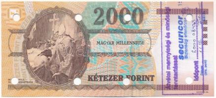 2000. 2000Ft "MM 0195565" "Millennium" hibásnak feltüntetett bankjegy, lyukasztá...