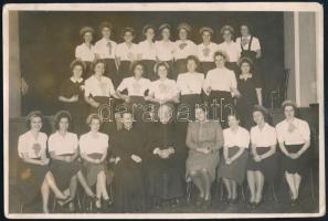 1941 Bp., "Leány club avatás", egyenruhás lányok és papok csoportképe, a hátoldalon felira...