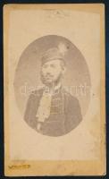 cca 1870 Díszmagyart viselő férfi portréja, vizitkártya, jelzés nélkül (feltehetőleg Veress Ferenc, Kolozsvár), kissé viseltes, foltos, 10x6 cm