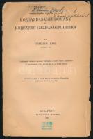 Theiss Ede: Közgazdaságtudomány és korszerű gazdaságpolitika. (Dedikált!) Különlenyomat a Szent István Akadémia Értesítője 1940. évi XXV. kötetéből. Bp., 1941, Stephaneum-ny., 21+(1) p. Kiadói tűzött papírkötés, sérült borítóval és lapszélekkel, kisebb lapszéli ázásnyomokkal. A címlapon a szerző dedikációjával: ,,Méltóságos Dr. Zsámár József miniszteri osztályfőnök úrnak a szerző tiszteletével.&quot; Zsámár József ex libris bélyegzőjével.