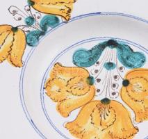 Habán fali dísztál, múzeumi másolat. Mázas kerámia, kézzel festett, hibátlan d: 24 cm