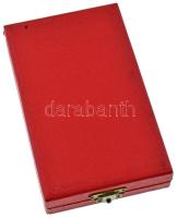 1954. "A Munka Érdemrend" arany fokozata, aranyozott, zománcozott bronz kitüntetés mellsza...